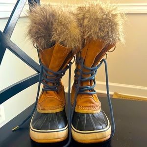 Brown fur Sorel winter boots, size 9.5